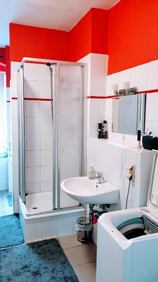 Room In City Center Halle With Shared Bathroom & Kitchen - Free Wifi, Netflix, Ipad & Ground Floor Εξωτερικό φωτογραφία
