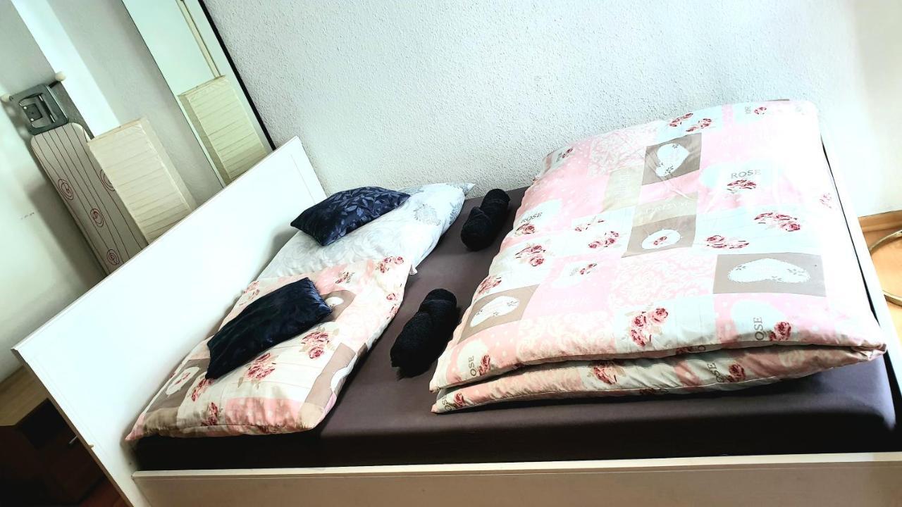 Room In City Center Halle With Shared Bathroom & Kitchen - Free Wifi, Netflix, Ipad & Ground Floor Εξωτερικό φωτογραφία