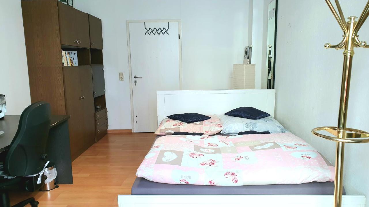 Room In City Center Halle With Shared Bathroom & Kitchen - Free Wifi, Netflix, Ipad & Ground Floor Εξωτερικό φωτογραφία